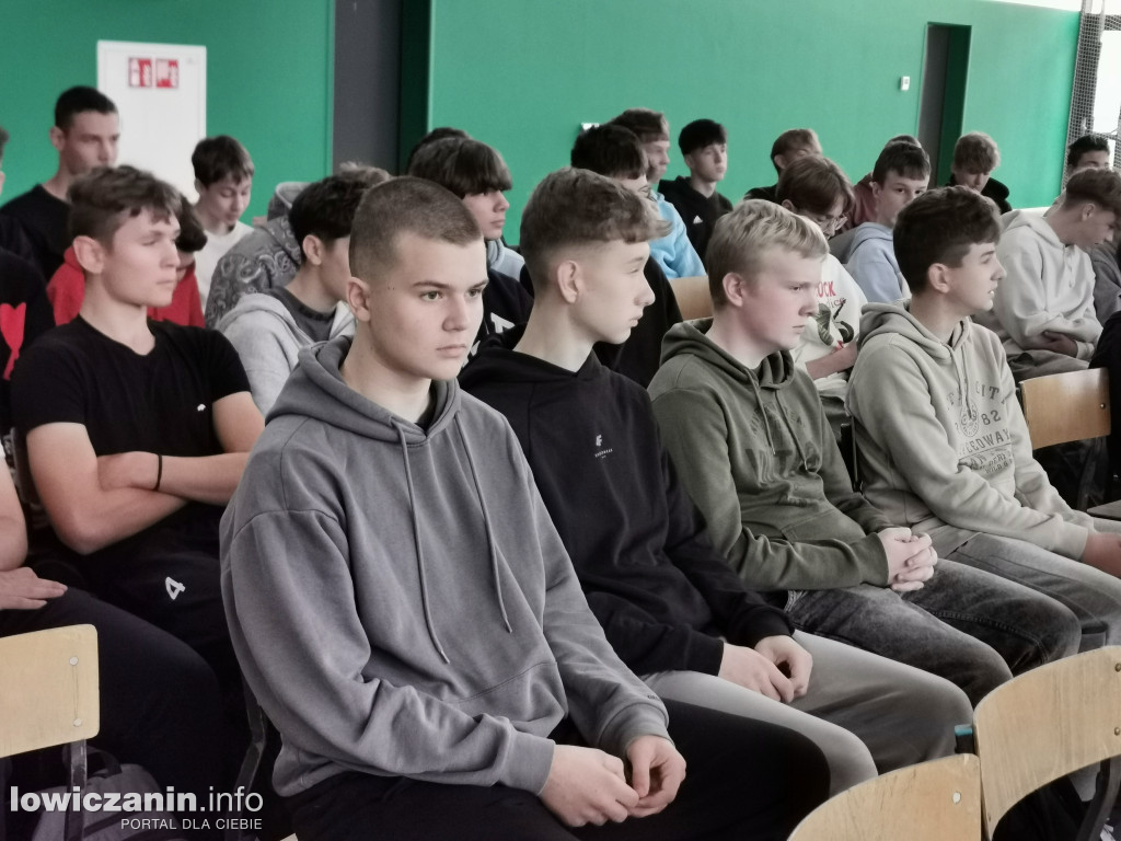 Spotkanie z absolwentem w ZSP 4 w Łowiczu