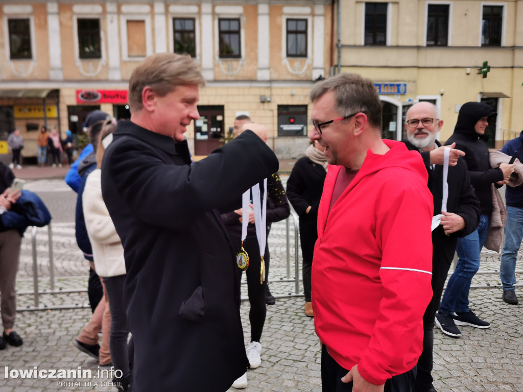 Setka biegaczy uczciła Papieża Polaka