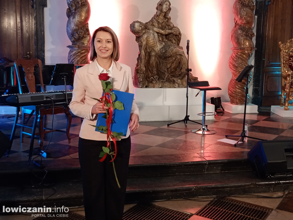 Powiat nagrodził dyrektorów i nauczycieli