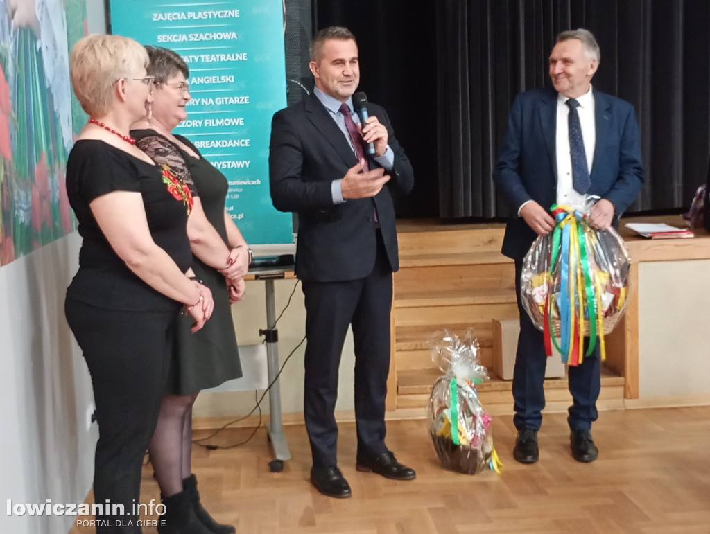 Panie bawią się na Babim Zlocie
