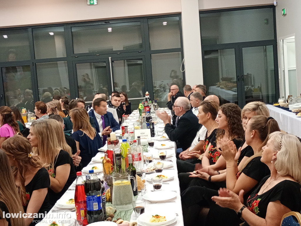 Panie bawią się na Babim Zlocie