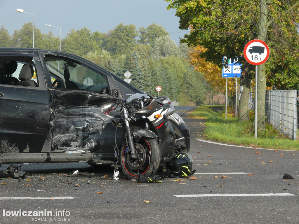 Wypadek w Kompinie. Poszkodowany motocyklista