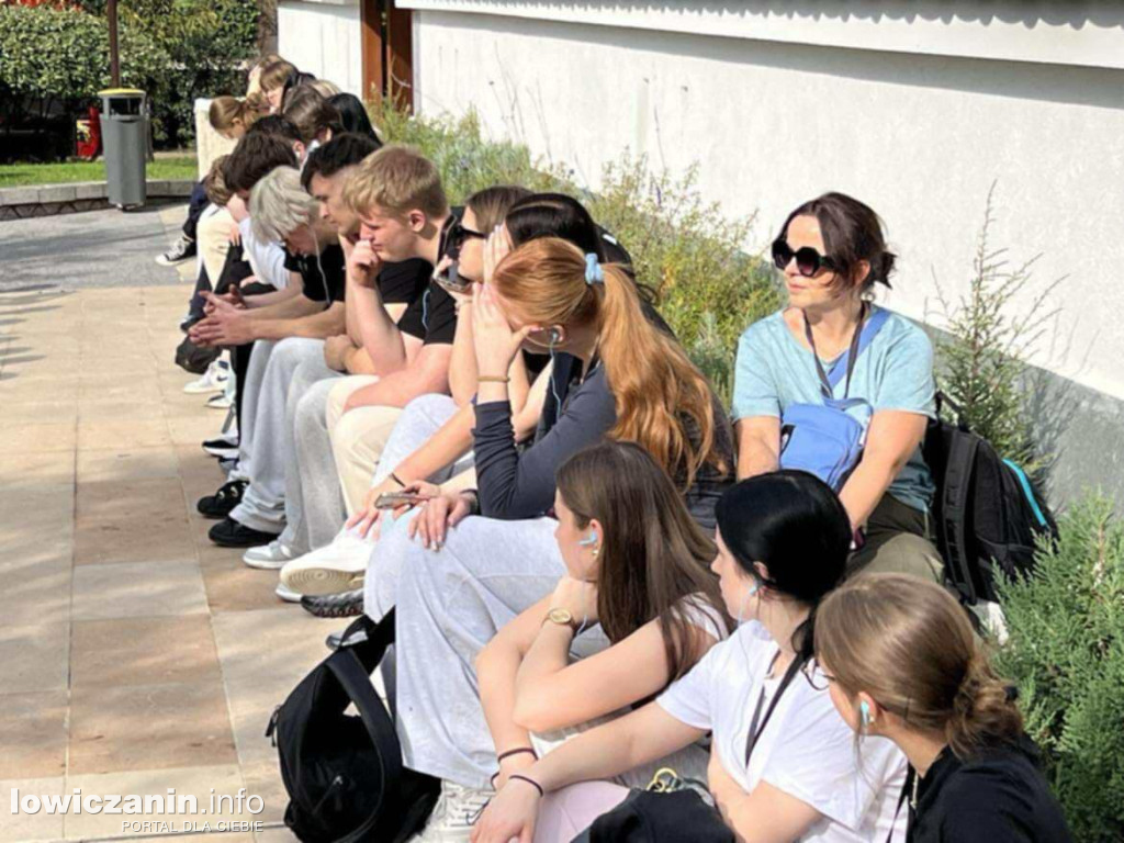 Uczniowie I LO w Łowiczu zwiedzili Francję i Hiszpanię