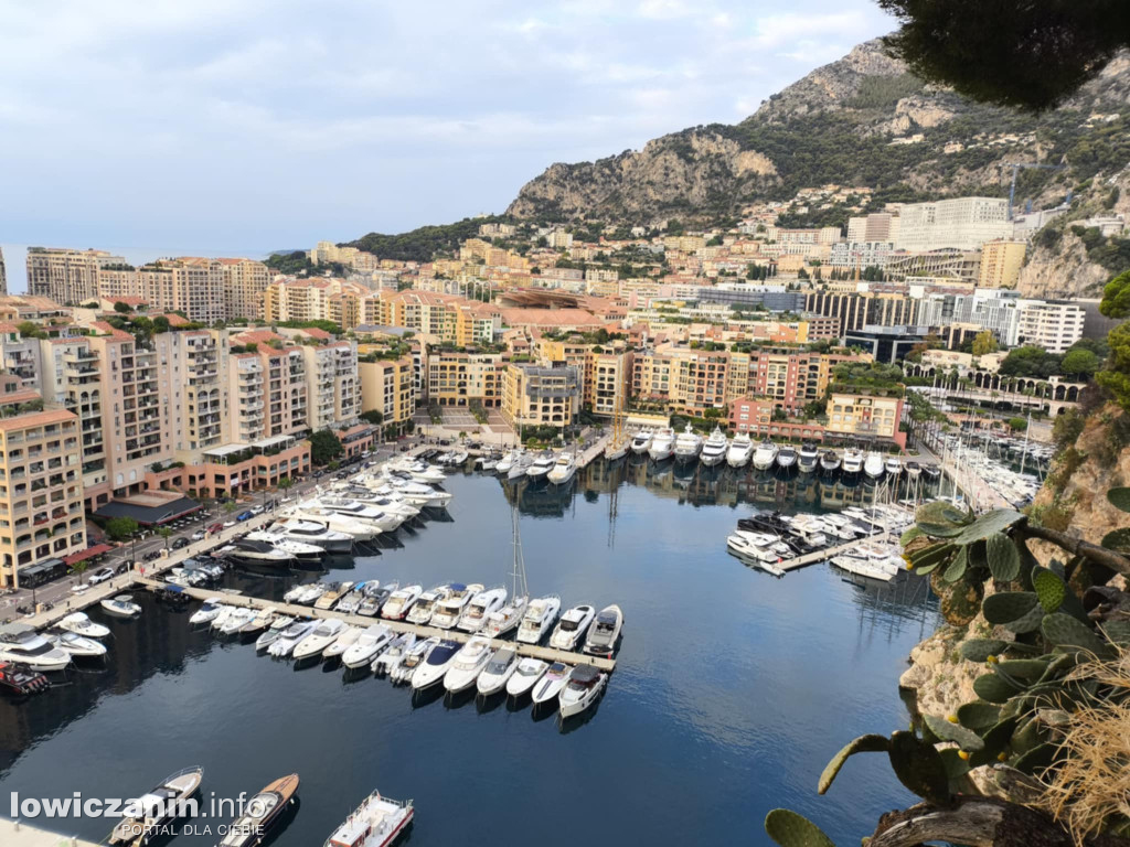 Uczniowie I LO w Łowiczu zwiedzili Francję i Hiszpanię