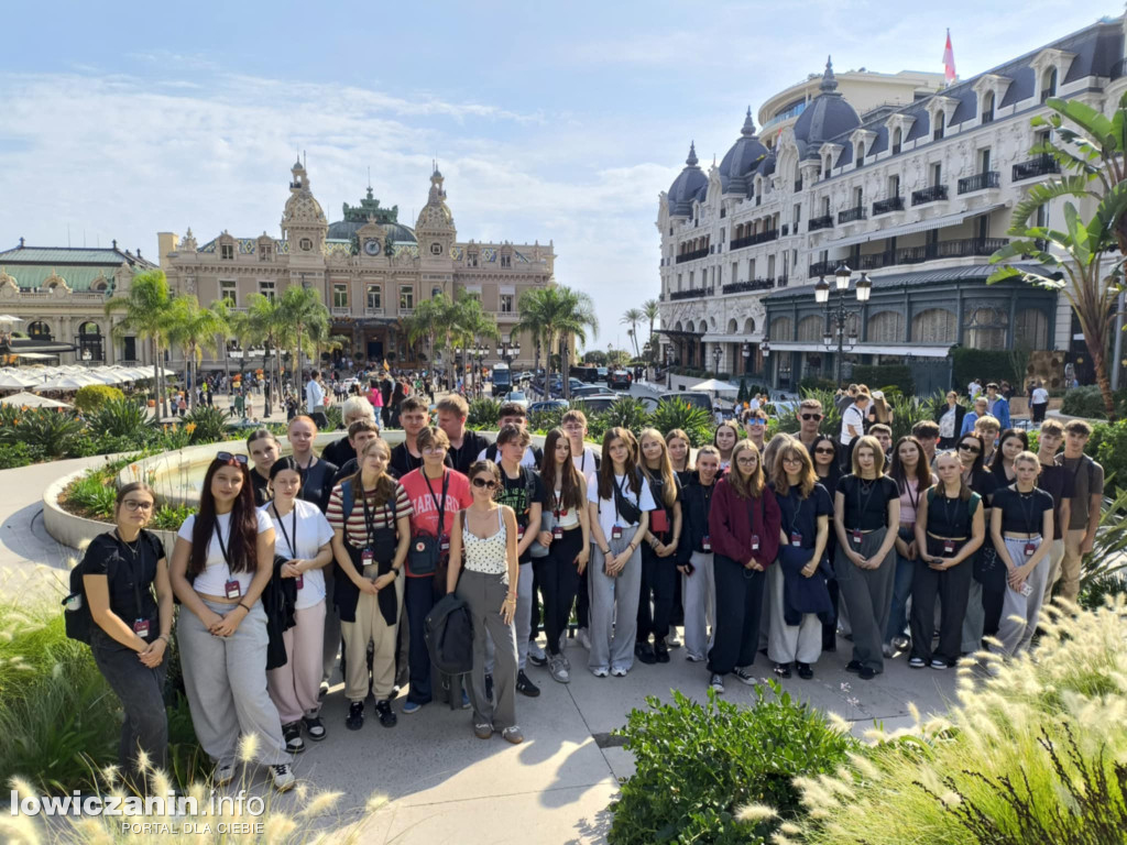 Uczniowie I LO w Łowiczu zwiedzili Francję i Hiszpanię