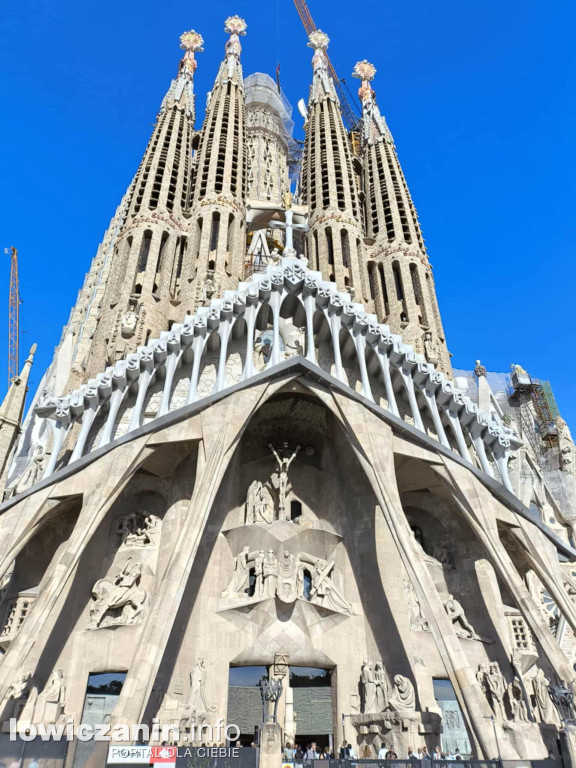 Uczniowie I LO w Łowiczu zwiedzili Francję i Hiszpanię