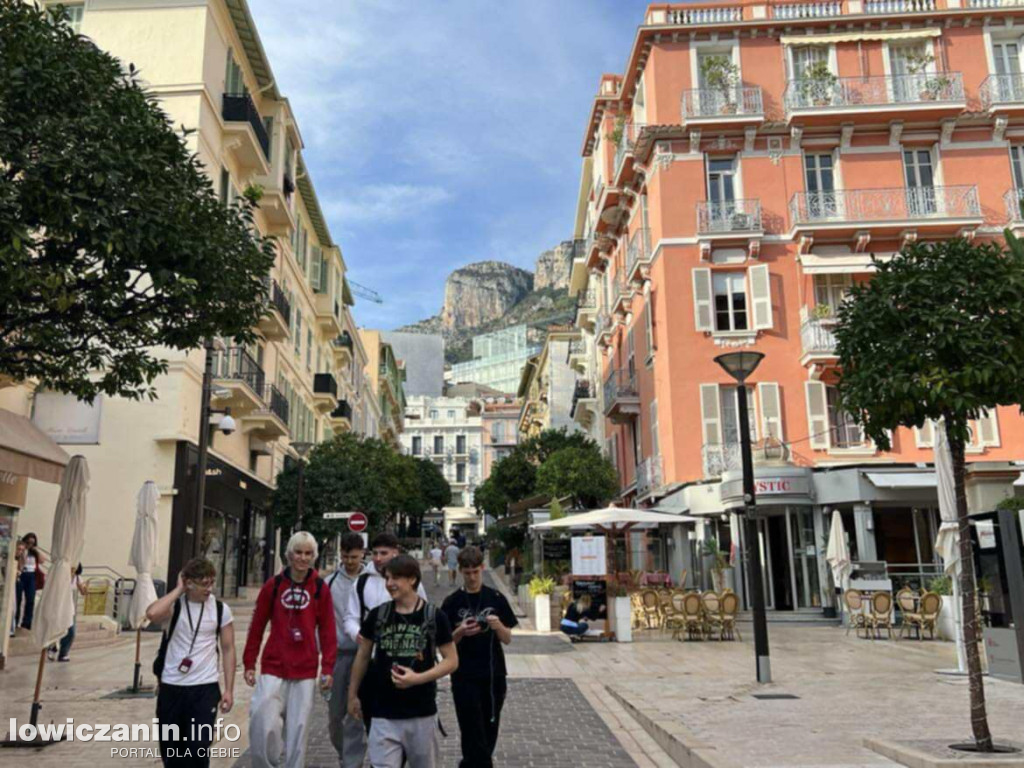 Uczniowie I LO w Łowiczu zwiedzili Francję i Hiszpanię