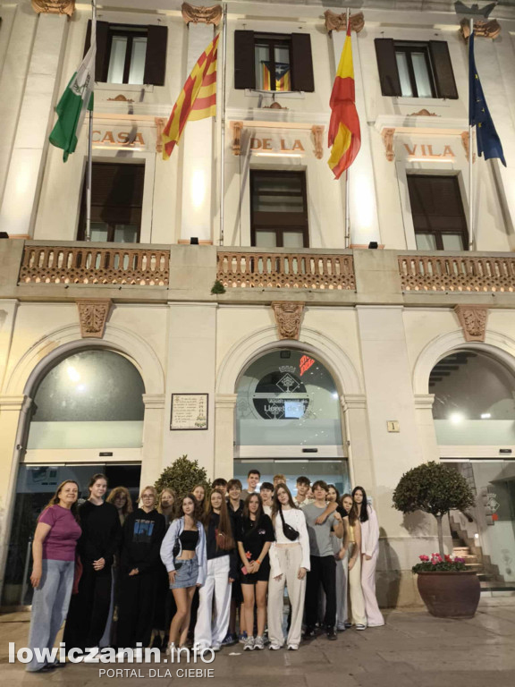 Uczniowie I LO w Łowiczu zwiedzili Francję i Hiszpanię