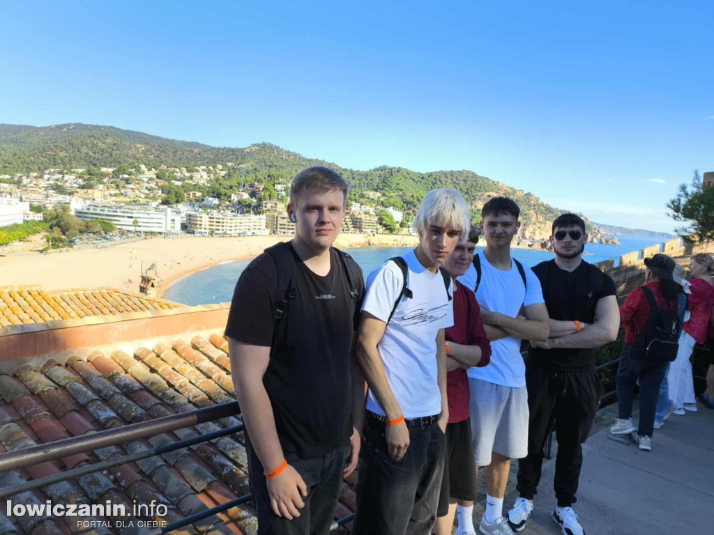 Uczniowie I LO w Łowiczu zwiedzili Francję i Hiszpanię