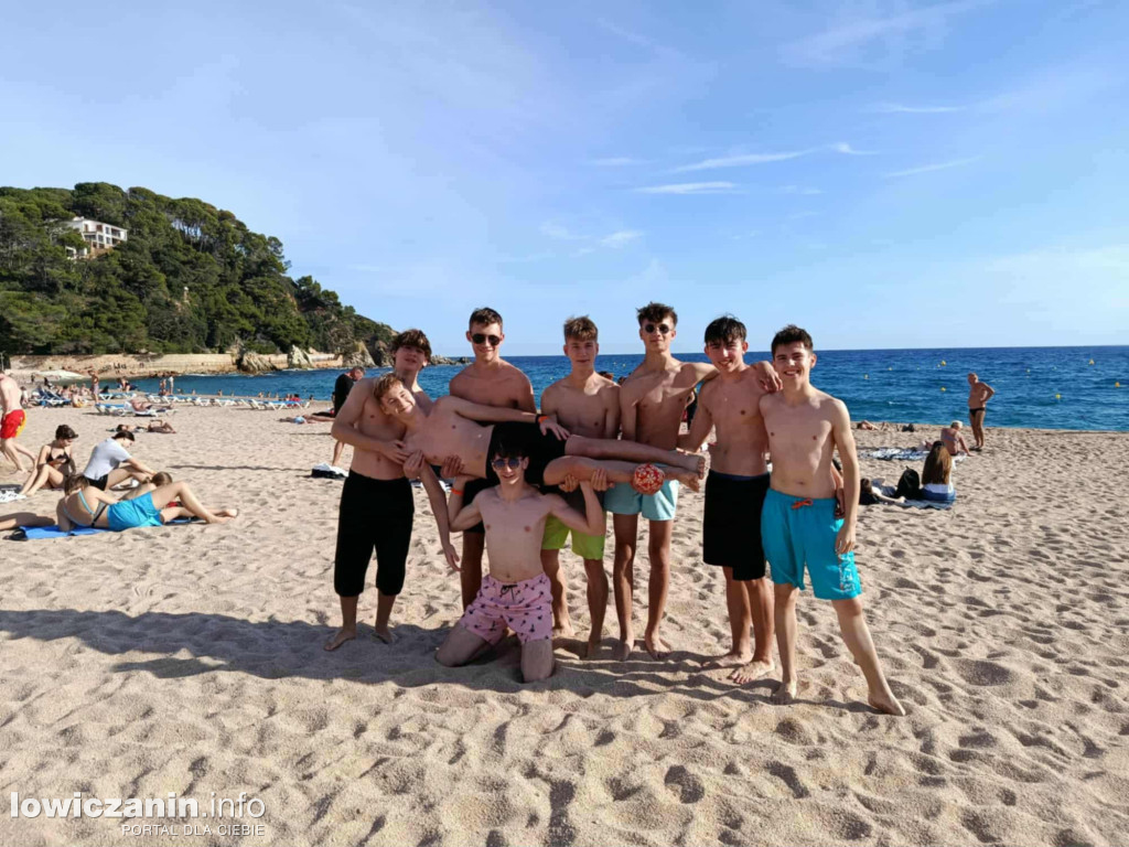 Uczniowie I LO w Łowiczu zwiedzili Francję i Hiszpanię