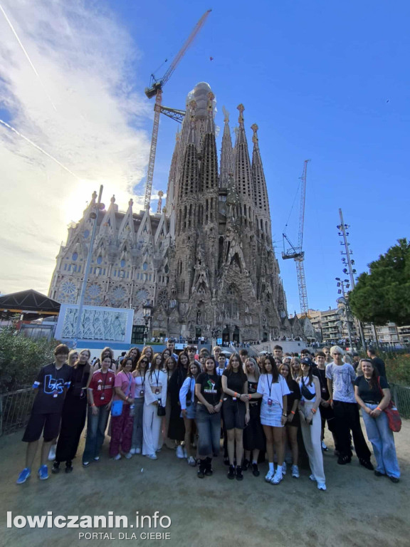 Uczniowie I LO w Łowiczu zwiedzili Francję i Hiszpanię