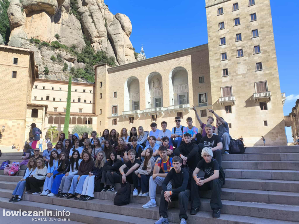 Uczniowie I LO w Łowiczu zwiedzili Francję i Hiszpanię