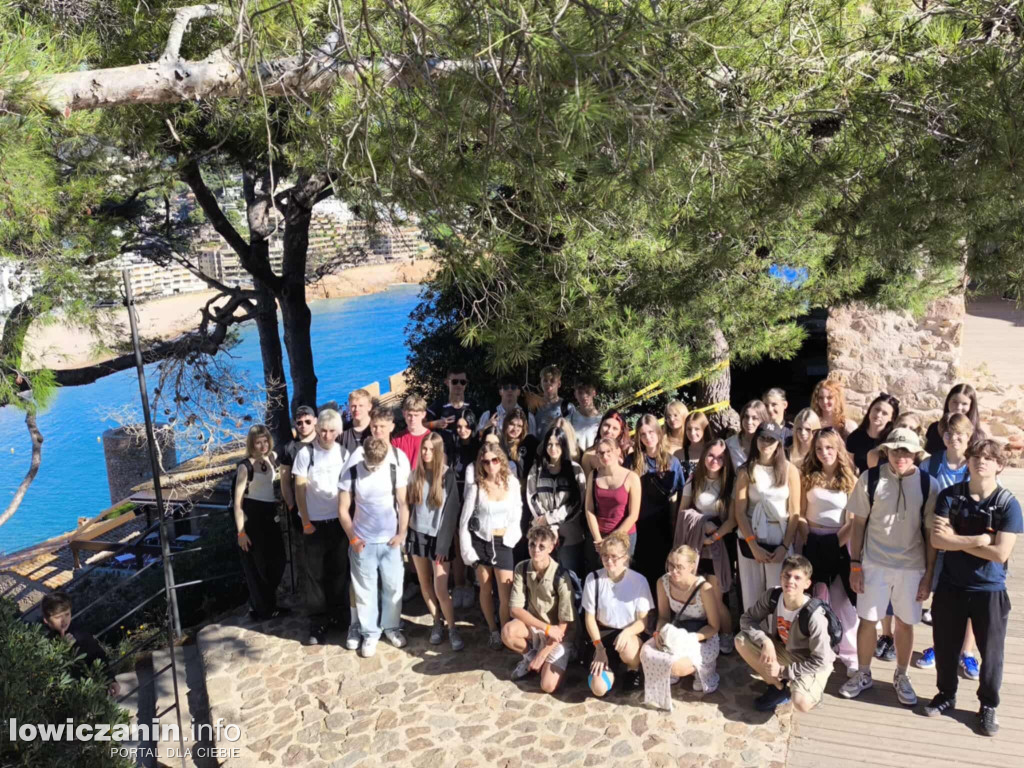 Uczniowie I LO w Łowiczu zwiedzili Francję i Hiszpanię