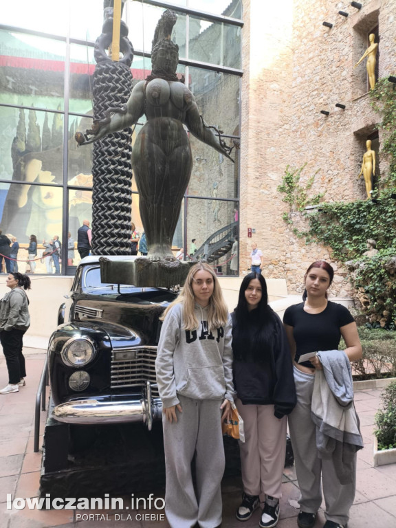 Uczniowie I LO w Łowiczu zwiedzili Francję i Hiszpanię