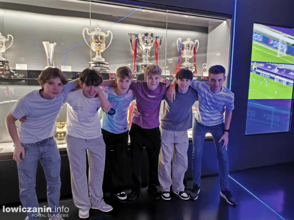 Uczniowie I LO w Łowiczu zwiedzili Francję i Hiszpanię