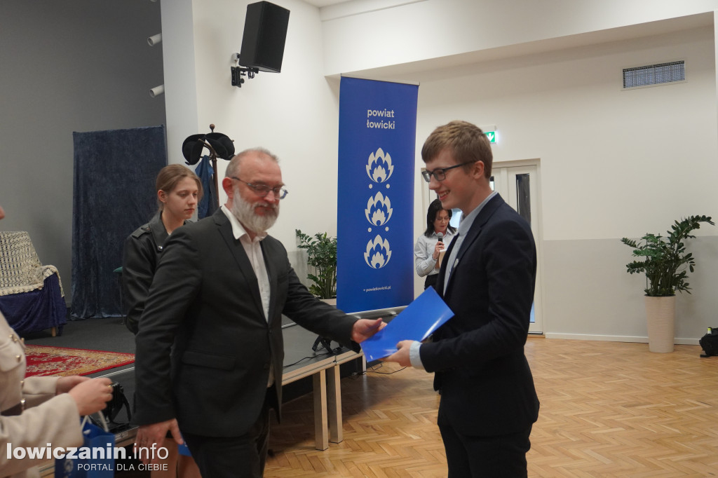 Stypendia starosty łowickiego