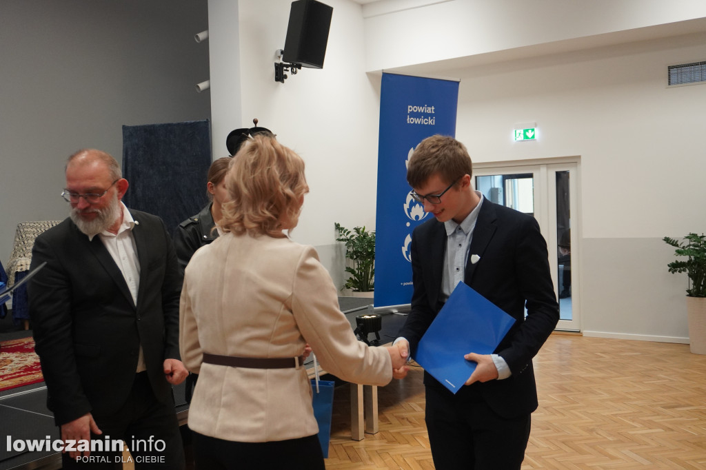 Stypendia starosty łowickiego