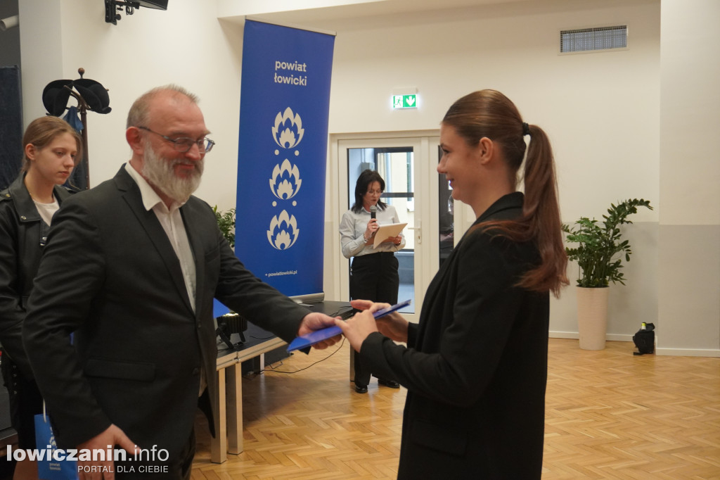 Stypendia starosty łowickiego