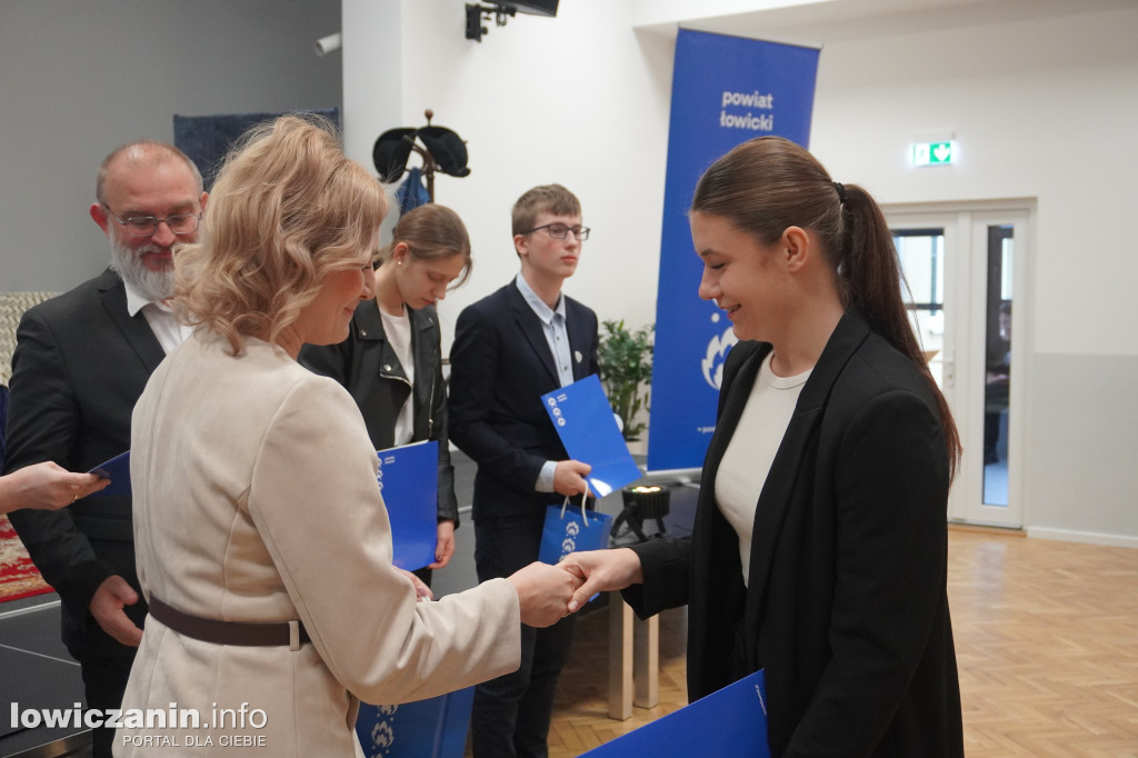 Stypendia starosty łowickiego