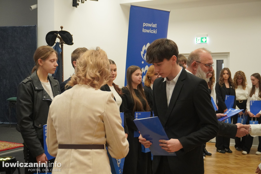 Stypendia starosty łowickiego