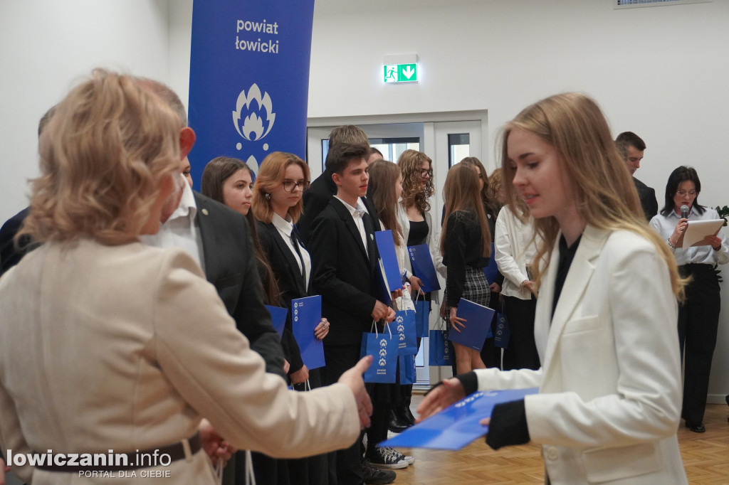 Stypendia starosty łowickiego