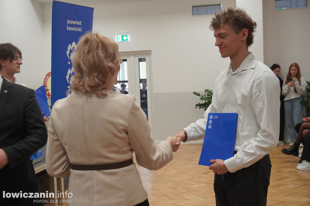 Stypendia starosty łowickiego