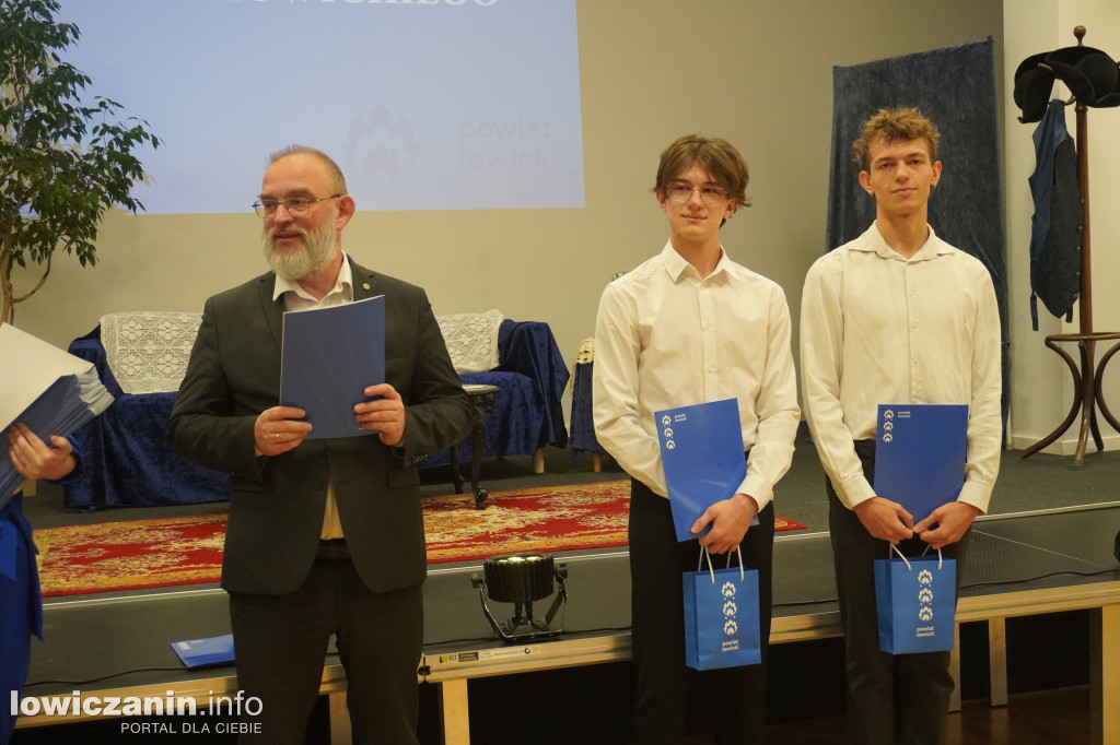 Stypendia starosty łowickiego