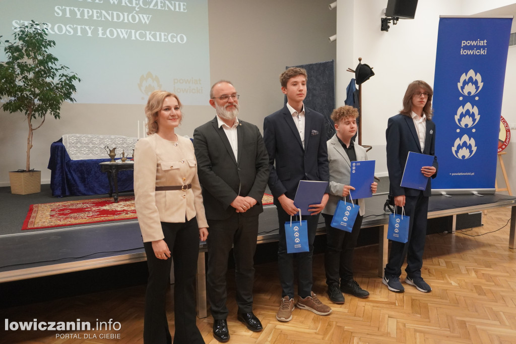 Stypendia starosty łowickiego