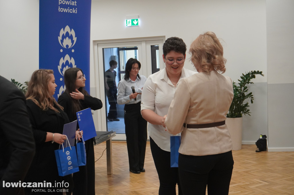 Stypendia starosty łowickiego