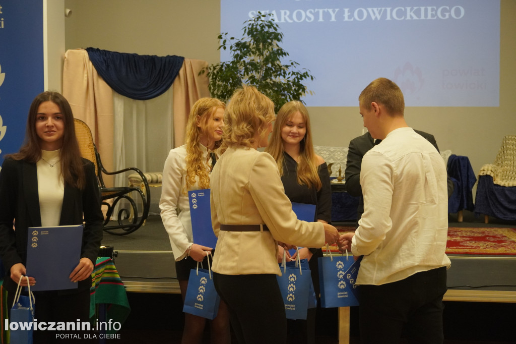 Stypendia starosty łowickiego