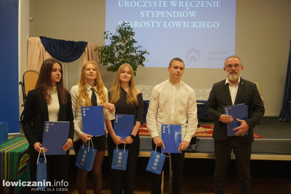 Stypendia starosty łowickiego