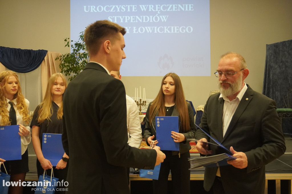 Stypendia starosty łowickiego