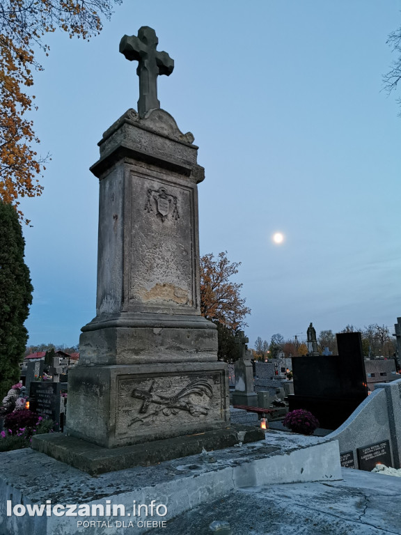 Cmentarz katedralny - stare grobowce