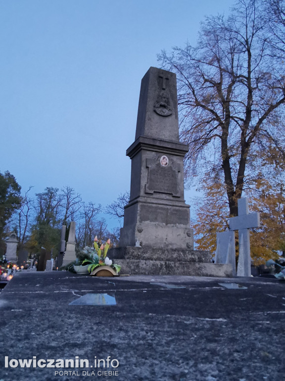 Cmentarz katedralny - stare grobowce