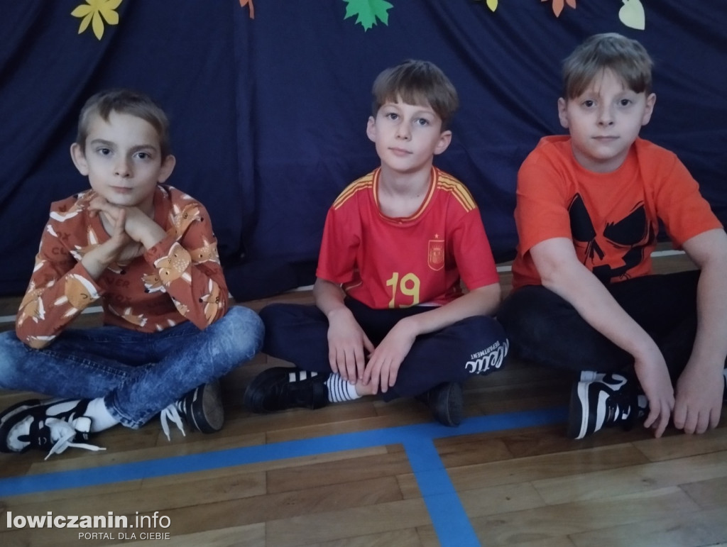 Łowicz. Bal Jesiennych Liści w SP 4