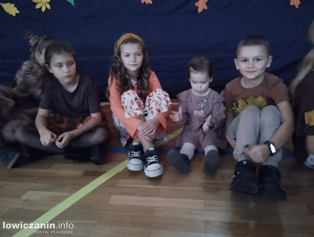 Łowicz. Bal Jesiennych Liści w SP 4