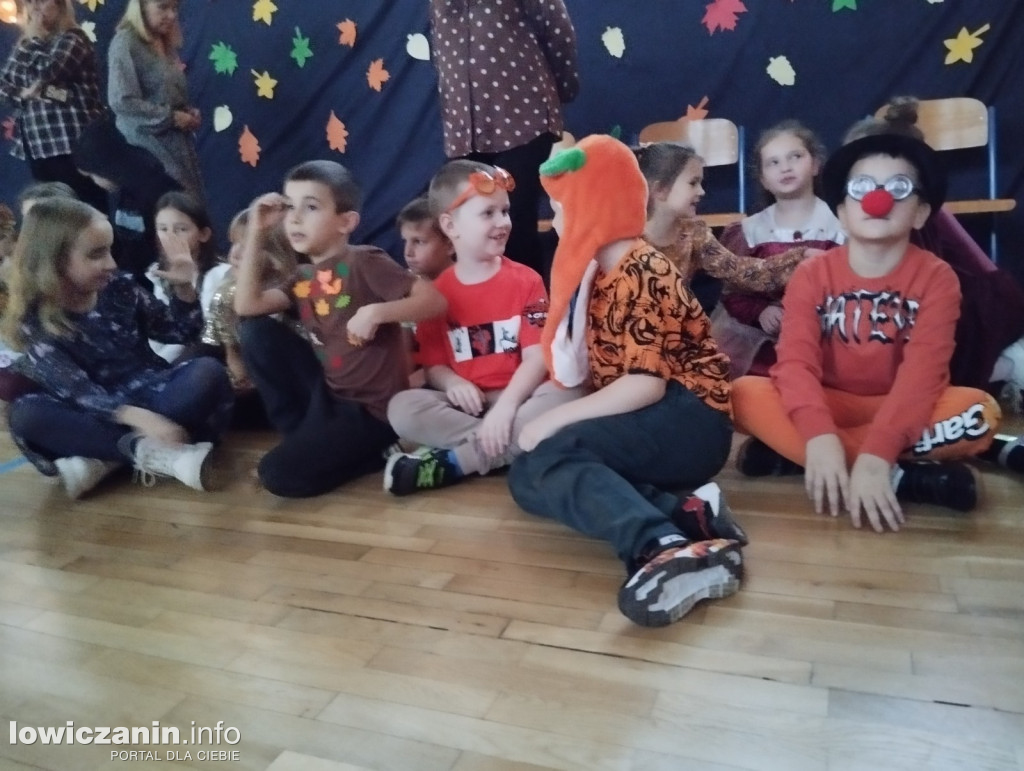Łowicz. Bal Jesiennych Liści w SP 4