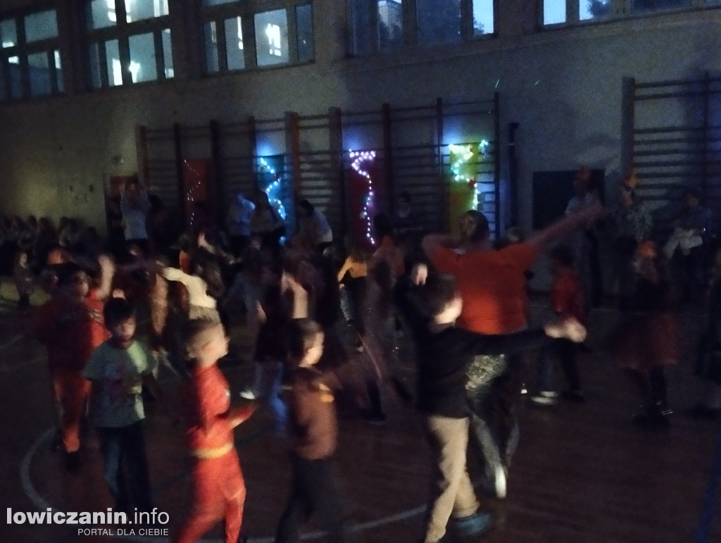 Łowicz. Bal Jesiennych Liści w SP 4