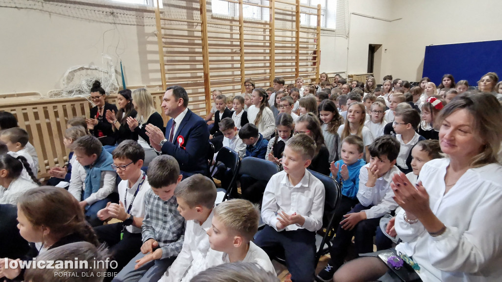 Łowicz. 11 Listopada w SP1