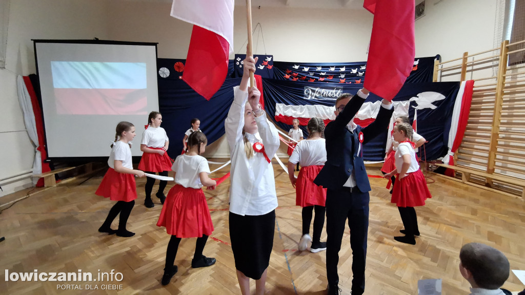 Łowicz. 11 Listopada w SP1
