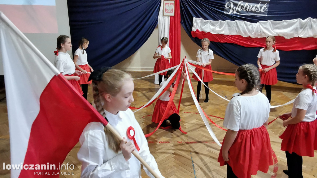 Łowicz. 11 Listopada w SP1