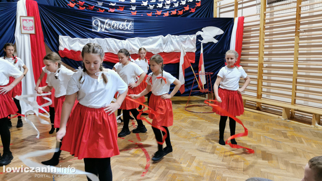 Łowicz. 11 Listopada w SP1