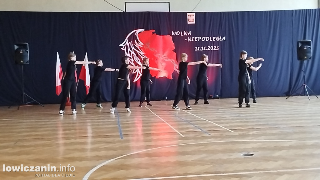 Łowicz. Uroczystości patriotyczne w SP 3