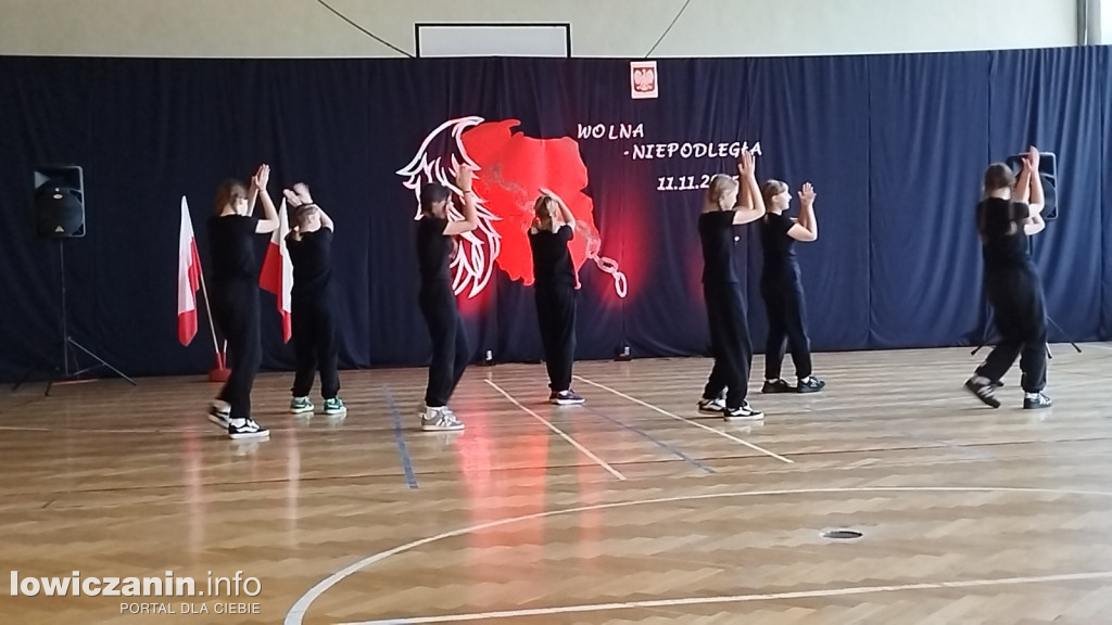 Łowicz. Uroczystości patriotyczne w SP 3