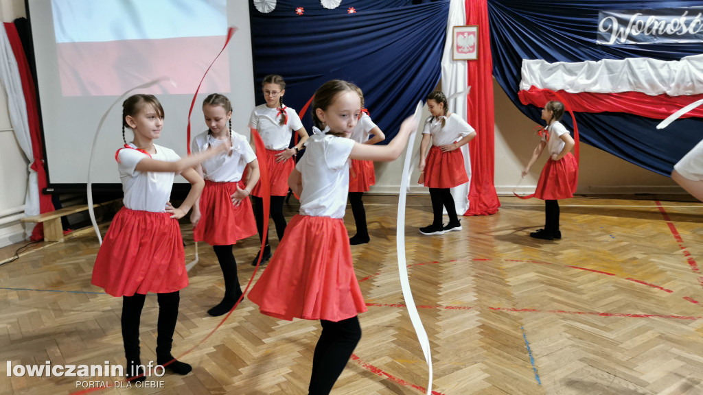 Łowicz. 11 Listopada w SP1