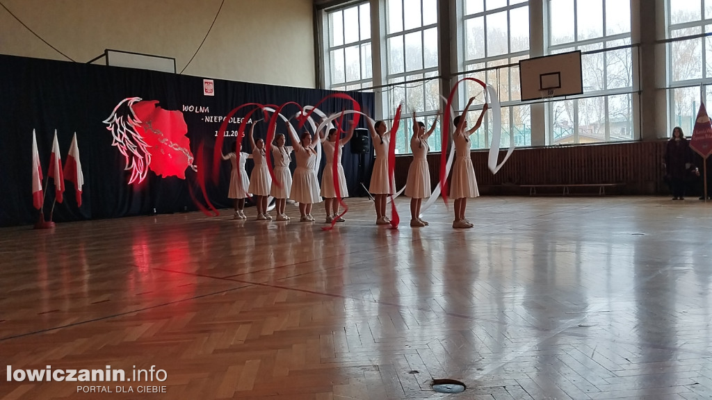 Łowicz. Uroczystości patriotyczne w SP 3