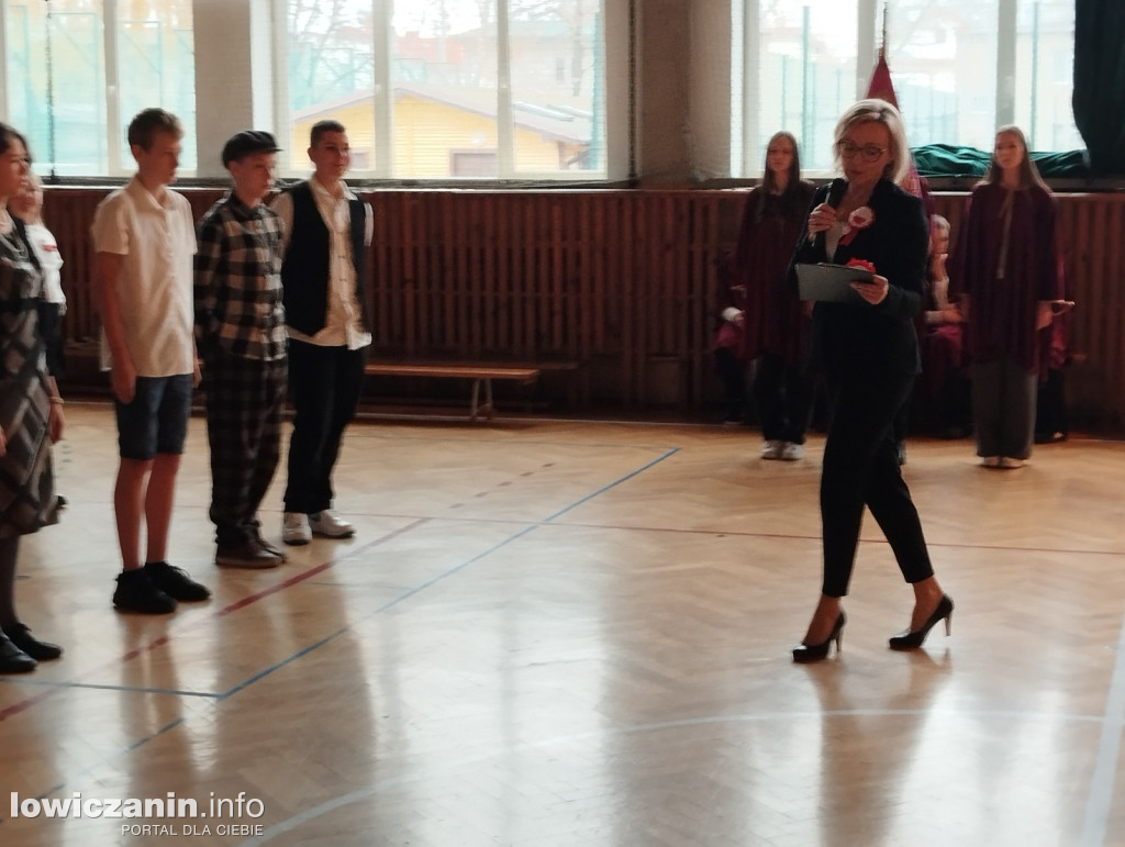 Łowicz. Uroczystości patriotyczne w SP 3