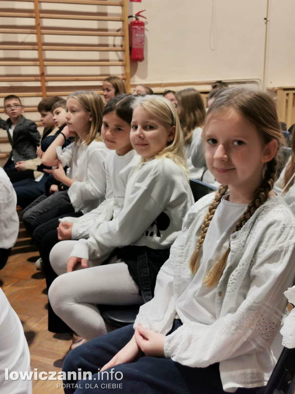 Łowicz. 11 Listopada w SP1