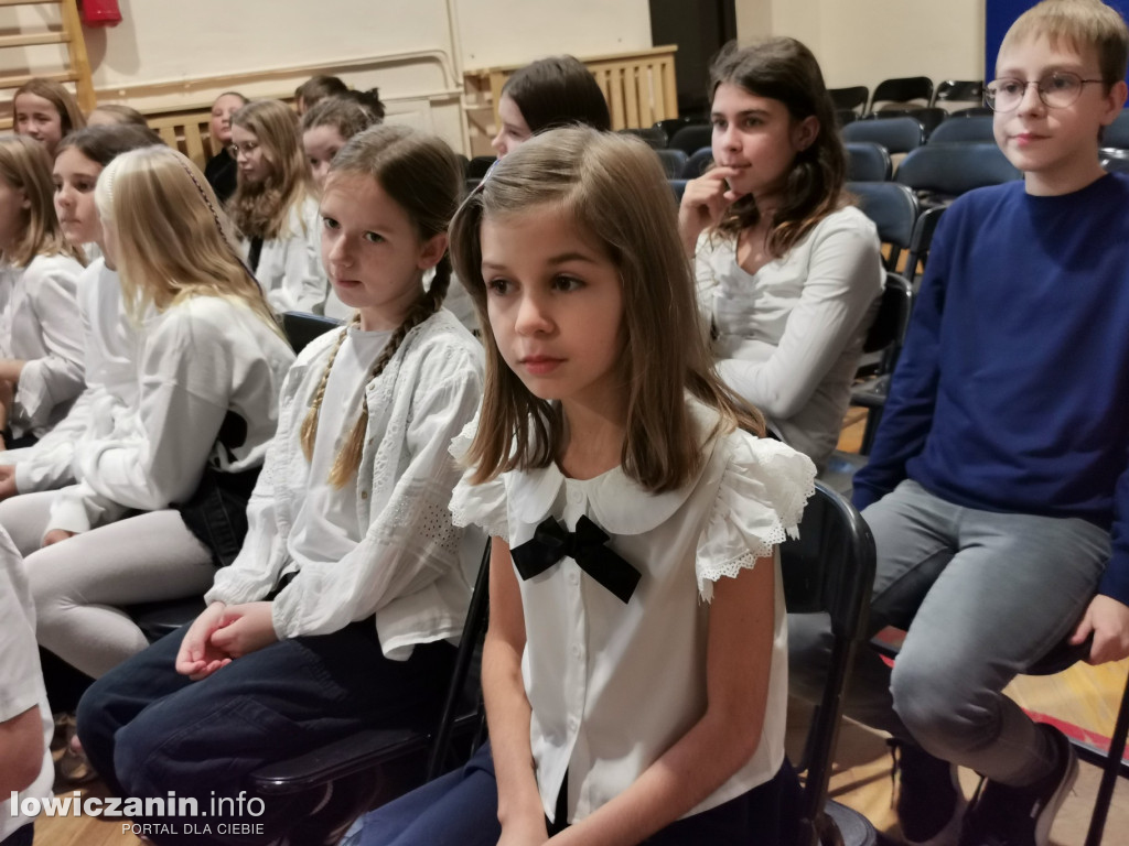 Łowicz. 11 Listopada w SP1