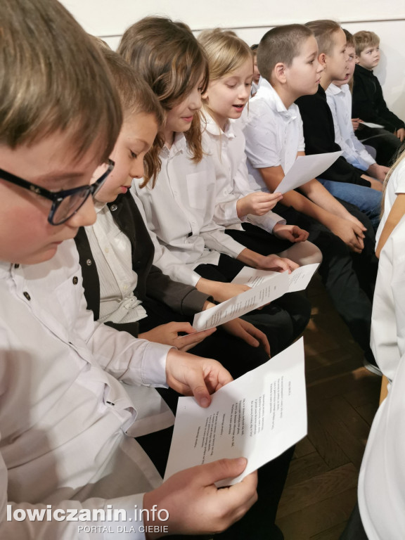 Łowicz. 11 Listopada w SP1